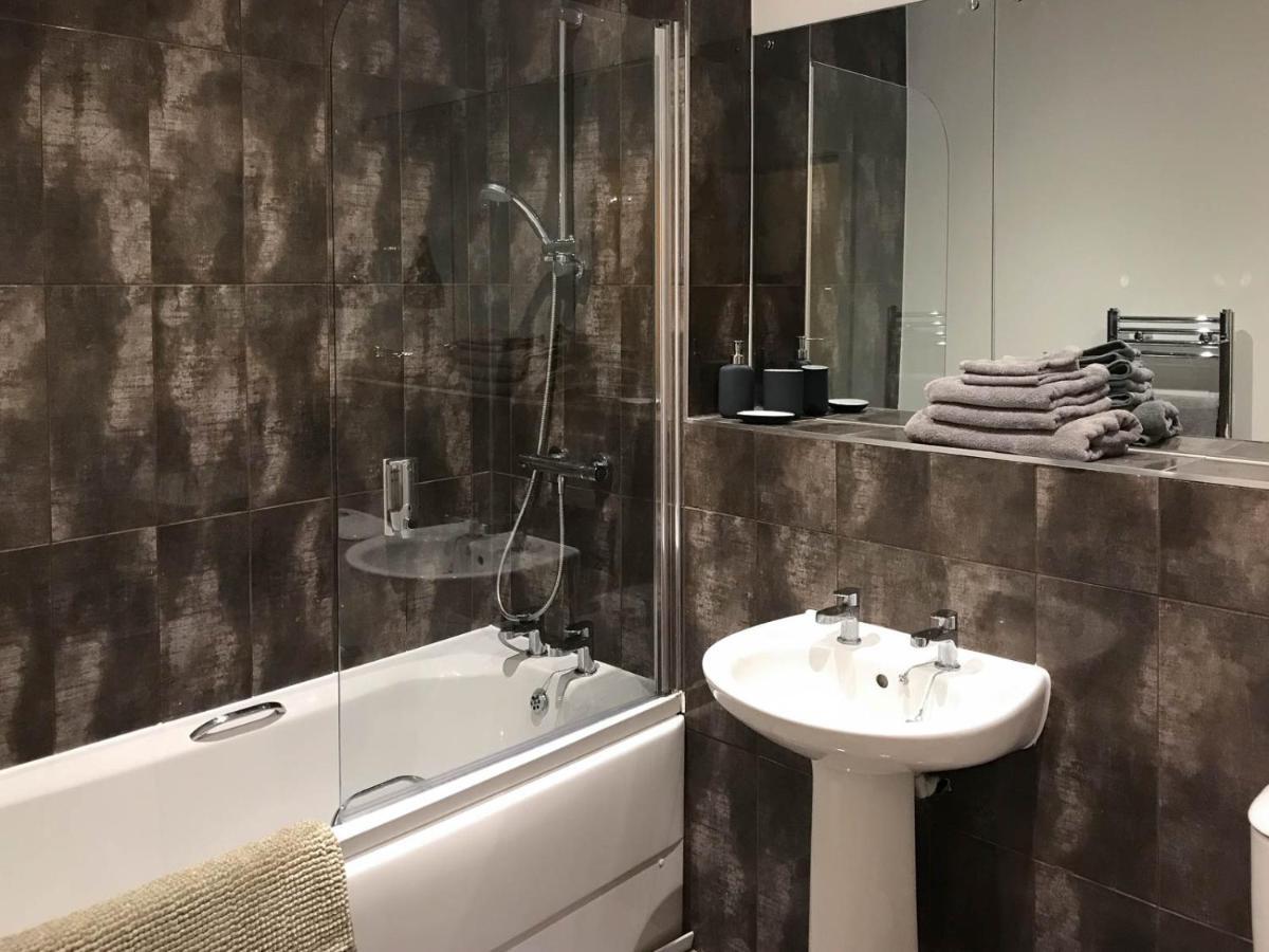 Luxury 1 Bed Apartment In City Centre With Parking Chester Ngoại thất bức ảnh